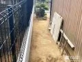 メッシュフェンスで引き締めつつ開放感を損なわない境界工事