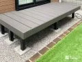 人工芝のお庭とウッドデッキを楽しむ空間づくりをした工事