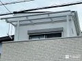 急な雨が降っても洗濯物を守るバルコニー屋根を設置した工事