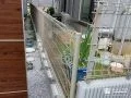 敷地境界を明確にしながら開放感を保つメッシュフェンス設置工事