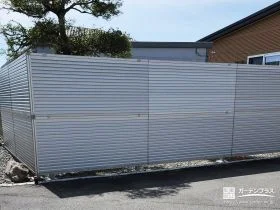 お庭時間をもっと心地よくする、高さのある目隠しフェンス[施工後]
