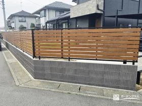 木目フェンスで叶える心地よいプライベート空間[施工後]