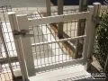お庭へ続く門扉