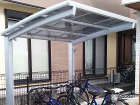 片側支柱のサイクルポート[施工後]