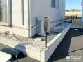 砂利が散らかりにくい、ひと工夫の犬走り
