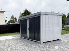 たっぷり収納が叶う物置[施工後]