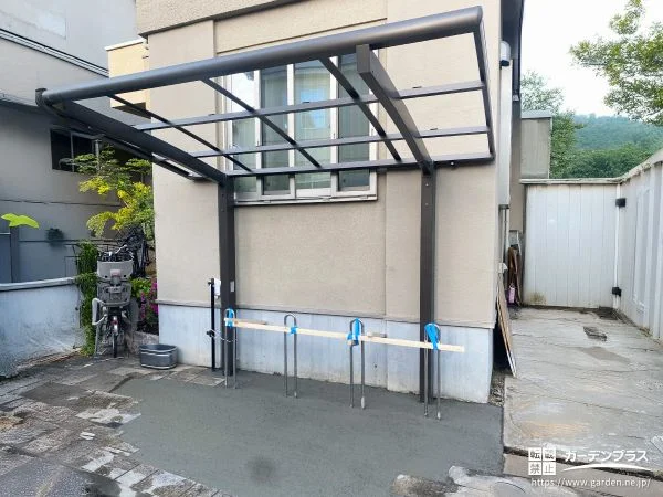 雨や紫外線から自転車を守るスタイリッシュなサイクルポート工事