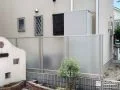 パネルタイプで爽やかな印象の目隠しフェンス