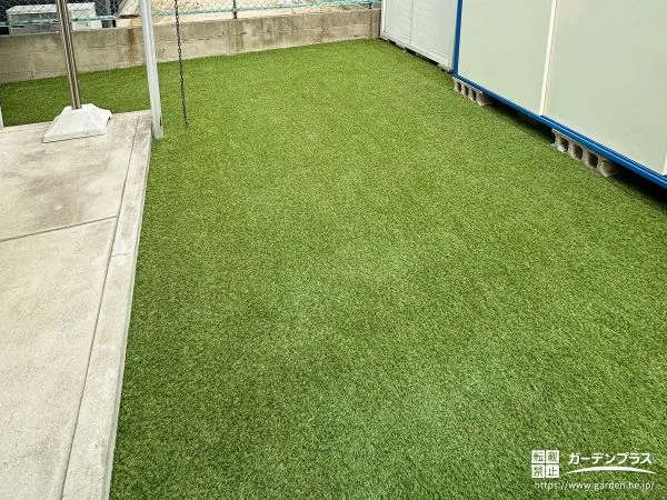 日々のお手入れの手間を大幅に軽減するための人工芝敷設工事
