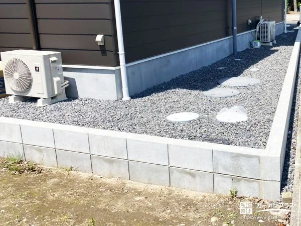 メンテナンスしやすく雑草対策した建物まわり