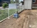 敷地をすっきりと区切るメッシュ状の境界フェンス設置工事