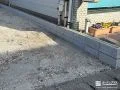 シンプルな境界ブロックを設置して敷地をすっきり区切る境界工事