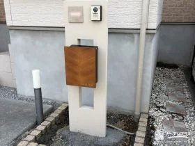 機能門柱と目隠しフェンス設置で使いやすく安心感のある外構工事