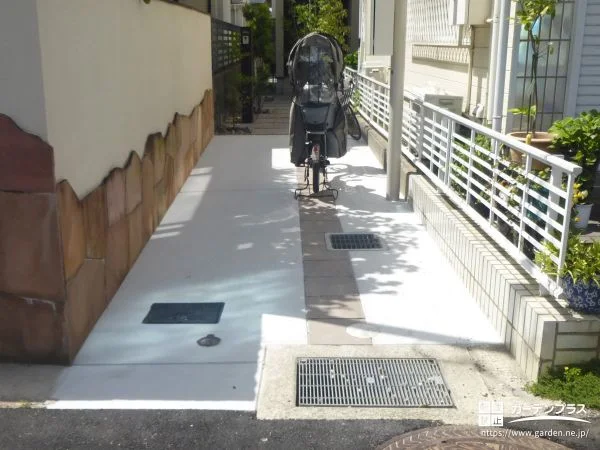 駐輪スペースを兼ねた、使いやすいアプローチ