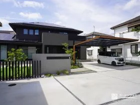 素材の組み合わせで魅せる上質なホテルライクな新築外構