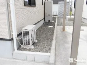 雑草のお悩みを解消し、お手入れがぐっと楽になる犬走り[施工後]