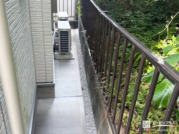 砂利敷きの犬走りに土間コンクリートを打ち快適に整えた工事