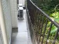 砂利敷きの犬走りに土間コンクリートを打ち快適に整えた工事