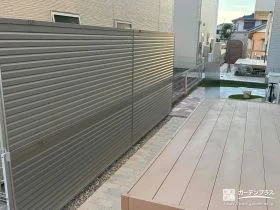 しっかり高さを出した目隠しフェンス