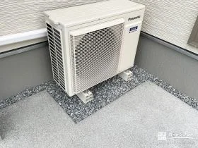 室外機まわりも防草シートと砂利でお手入れをラクに[施工後]