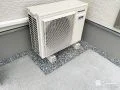 室外機まわりも防草シートと砂利でお手入れをラクに