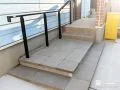 階段を広げて、毎日使いやすい玄関ポーチへ