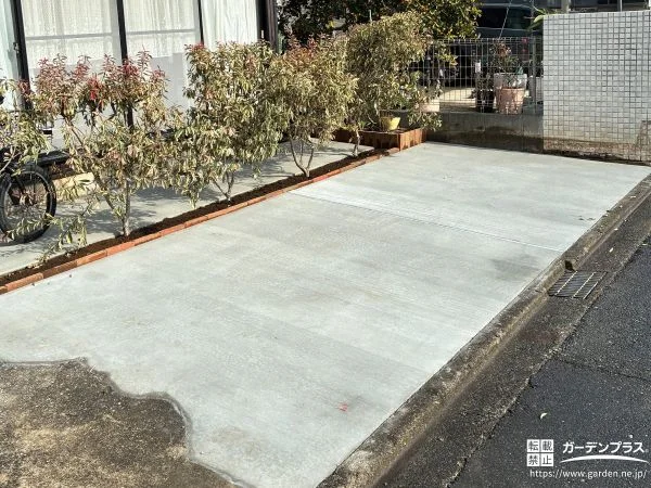 駐車しやすい土間コンクリートと花壇で整えた駐車スペース工事
