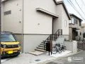 高低差を活かしたアプローチが住まいを引き立てる新築外構