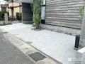 上品な質感の平板敷き駐車スペース