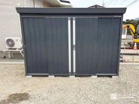 大容量の物置でお庭まわりをすっきり整理整頓したリフォーム工事