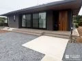 木調フェンスで開放感とプライバシーを両立した新築外構工事