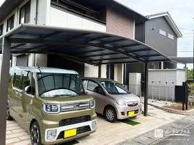 駐車スペースとつながる、明るく使いやすい門まわり工事