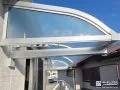 雨の日の洗濯物干しを支えるバルコニー屋根