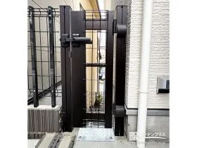犬走りの防犯性を高める、安心の門扉設置[施工後]