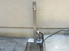 シンプルでスタイリッシュな立水栓[施工後]