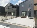 お庭でバスケットをできるよう高さのあるフェンスを設置した工事