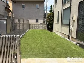 鮮やかな人工芝で一年中快適に楽しめるお庭へリフォームした工事