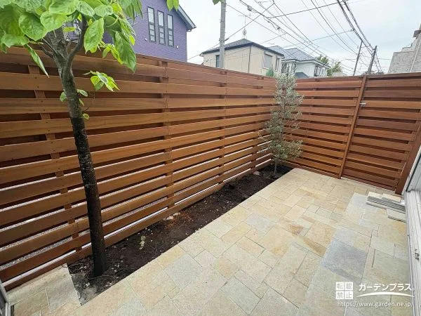 お気に入りの植栽を眺めながらくつろげるテラス