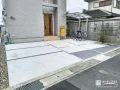 大理石調タイルが映えるシンプルモダンな新築外構