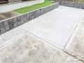 平らで使いやすい土間コンクリートの駐車スペース