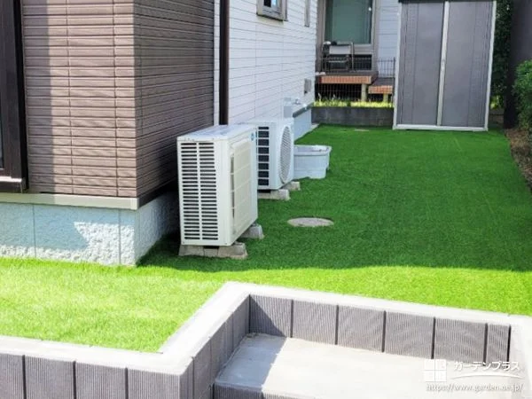 人工芝とコンクリートで管理しやすいお庭へリフォームした工事