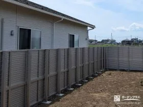高さと色にこだわった目隠しフェンス[施工後]