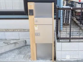 駐車スペースを広く使えるスリムな機能門柱[施工後]