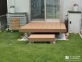 天然芝のナチュラルな緑が広がる景観を楽しめるウッドデッキ工事