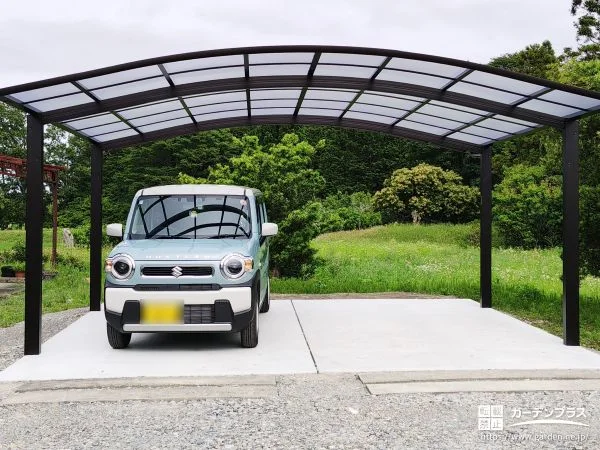 お車を雨や日差しから守る2台用の広々としたカーポート設置工事