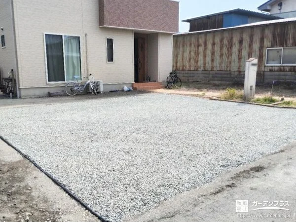 お車をスムーズに停めやすい駐車スペースを確保する砂利舗装工事