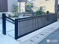 カーゲートでスタイリッシュに防犯性を高めた駐車スペース工事
