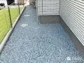 防草シートと砕石の敷設によりお手入れを楽にした犬走り工事