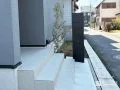 玄関ポーチと植栽で彩るナチュラルな門まわり工事