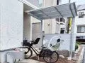 自転車を雨や日差しから守り防犯性にも配慮したお庭整備工事